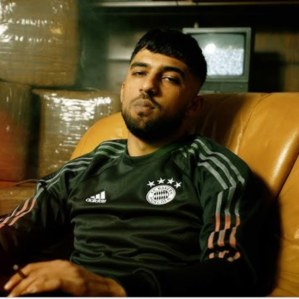 Quand ZKR devient la cible d'un humoriste en plein show