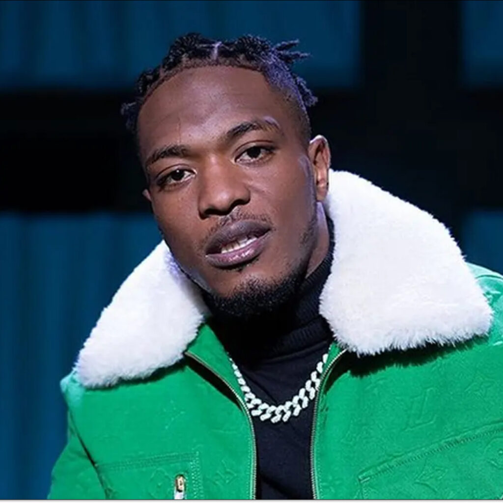 Niska va-t-il bientôt annoncer un concert au Stade de France ? Il lance un message subliminal