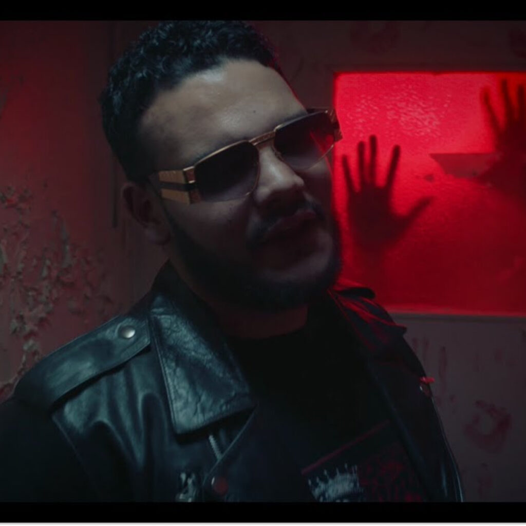 « C’est comme si c’était des races maudites… » : Sadek pousse un coup de gueule sur ses réseaux sociaux