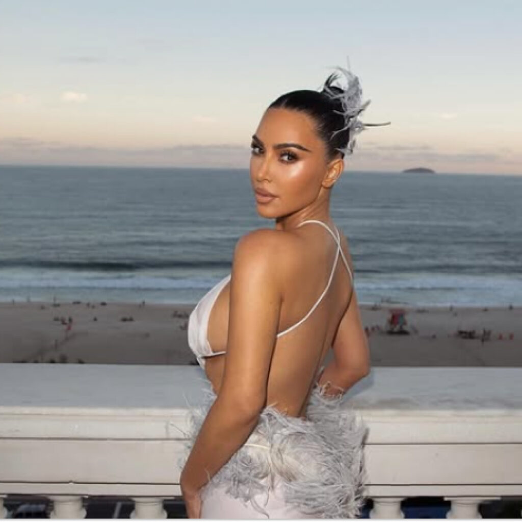 Kim Kardashian : son ex Ray J riposte et la poursuit en justice