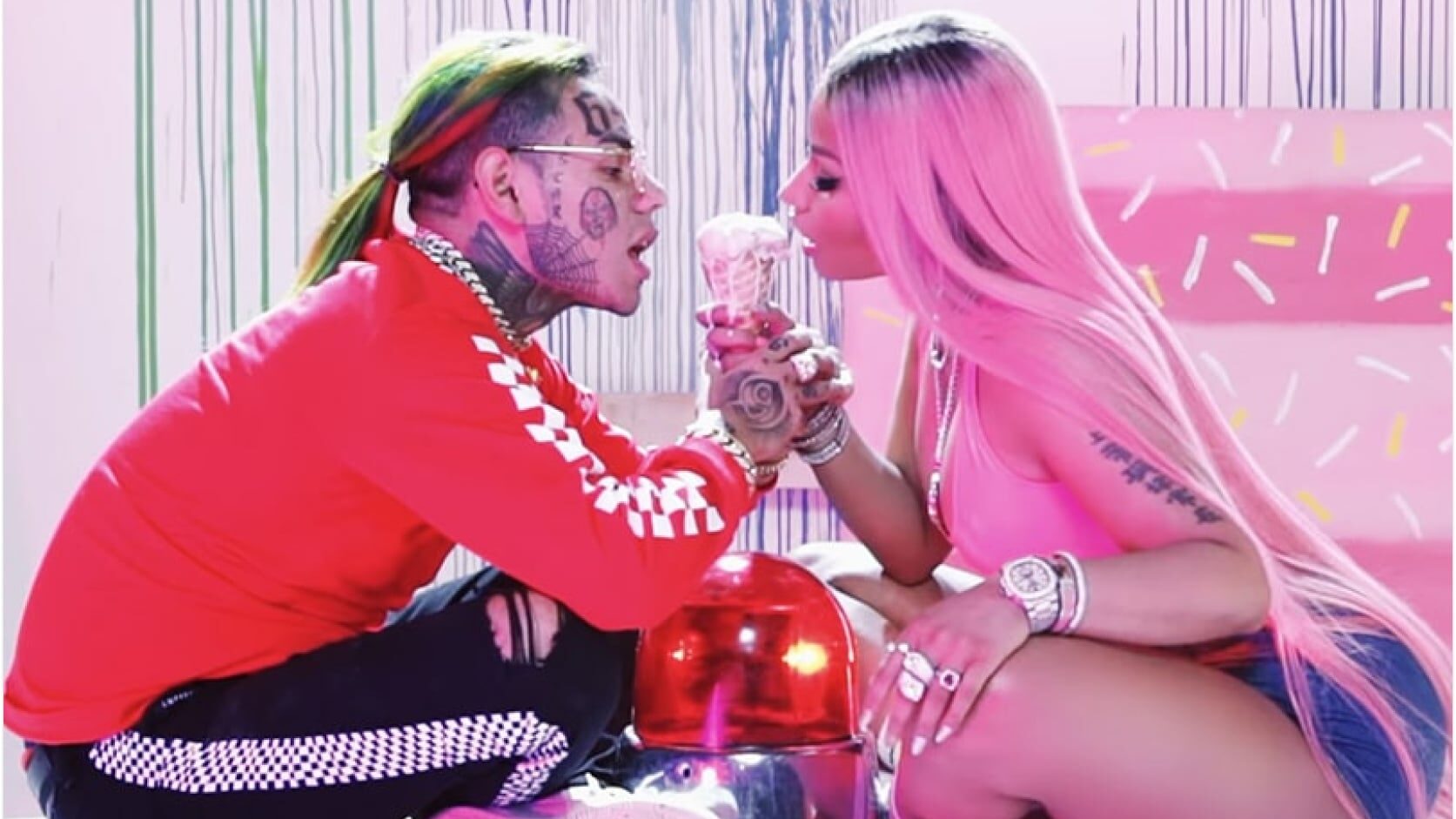 « J'aurai pourtant pu, j'en ai eu l'occasion... » : 6ix9ine révèle qu'il aurait pu coucher avec Nicki Minaj