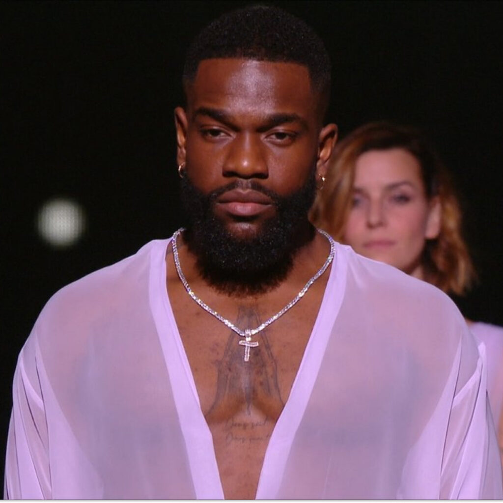 Tayc a trouvé le sport qui a détrôné la musique dans sa vie !