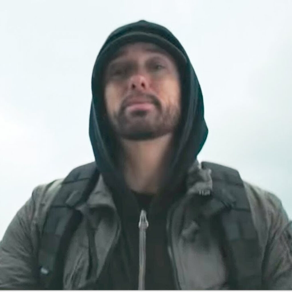 Eminem a 1000 manteaux à des enfants de Detroit grâce à sa fondation