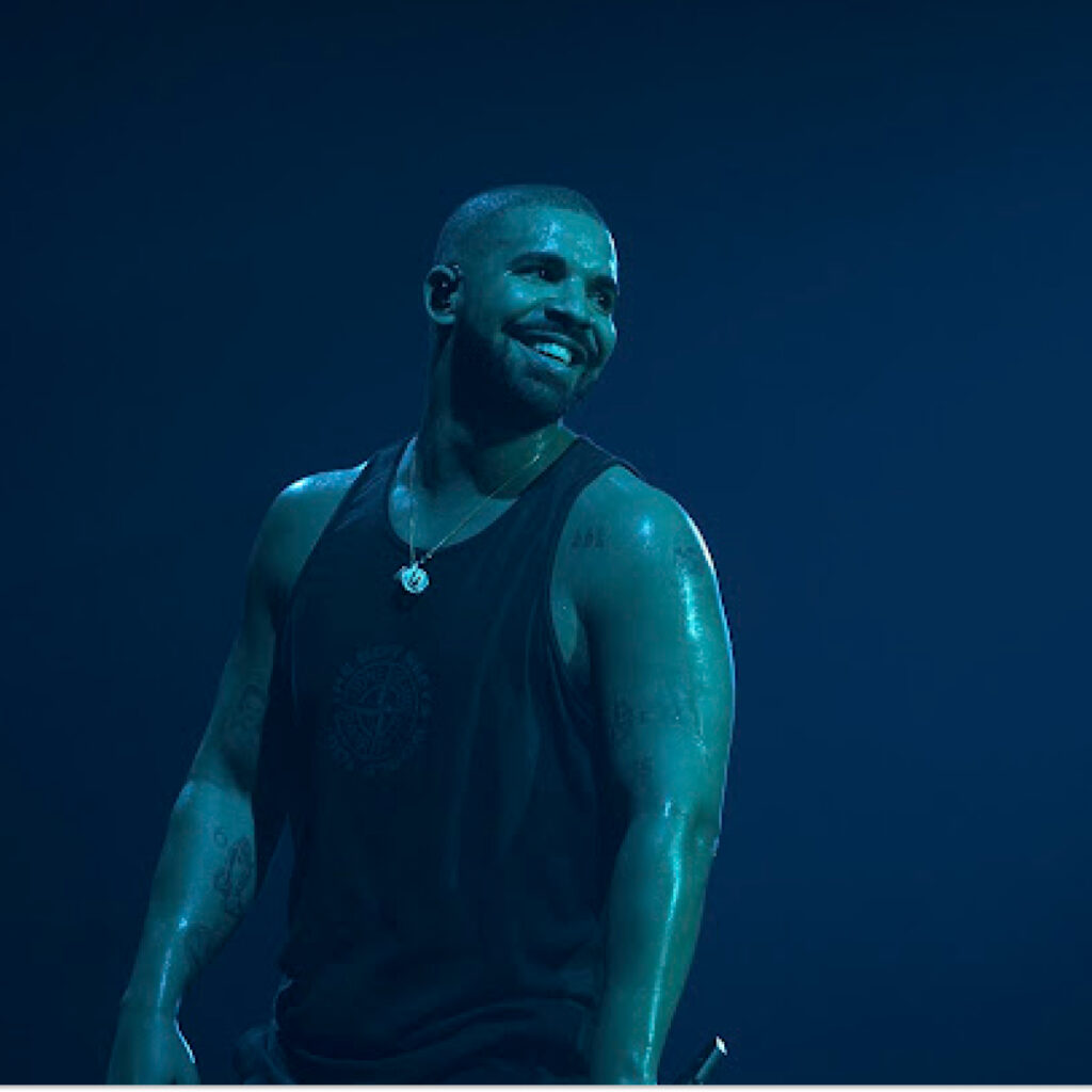 Drake suscite la polémique en se proclamant « l'un des écrivains les plus profonds » de tous les temps
