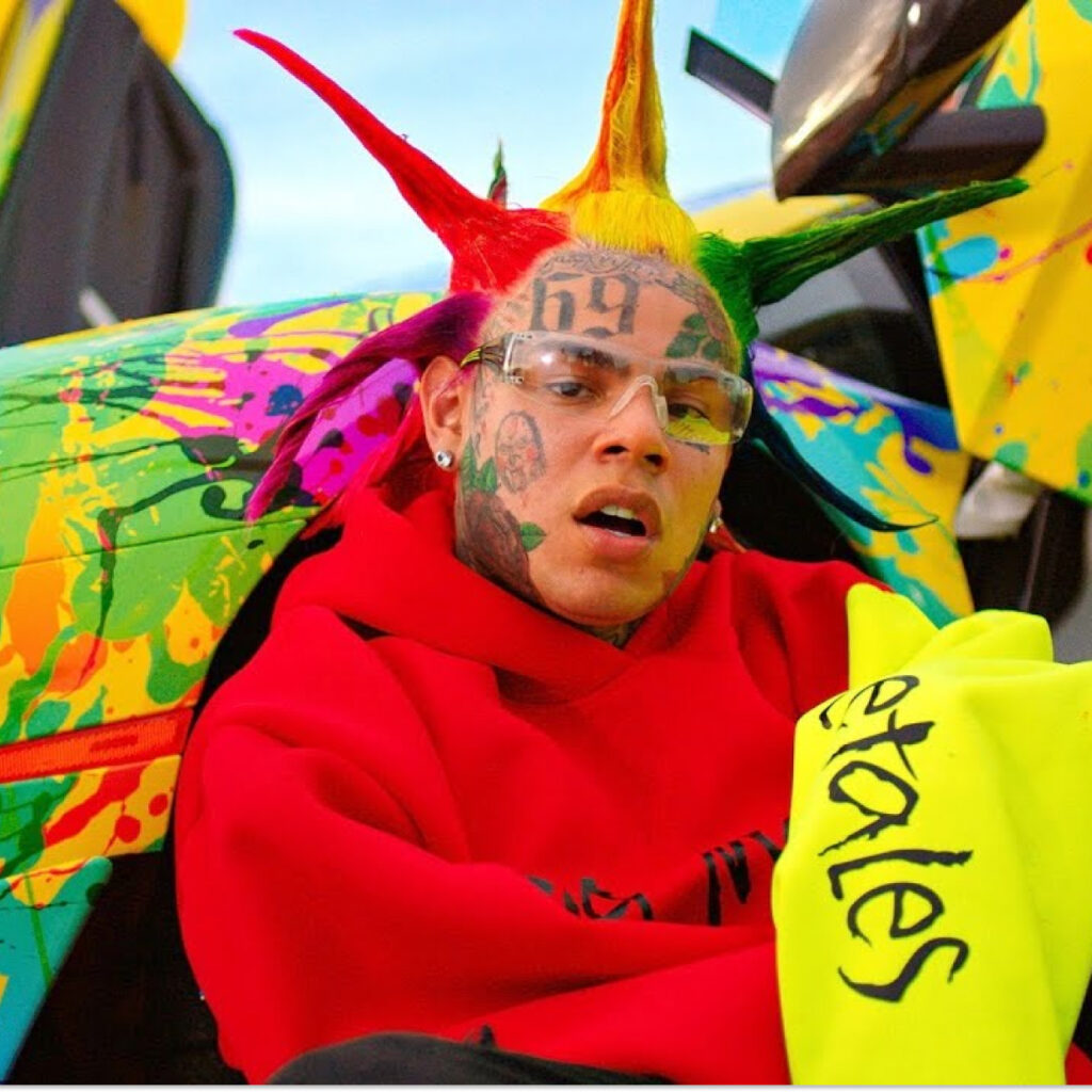 6ix9ine condamné à trois mois de prison : il s'en réjouit et compare ça à une désintox'