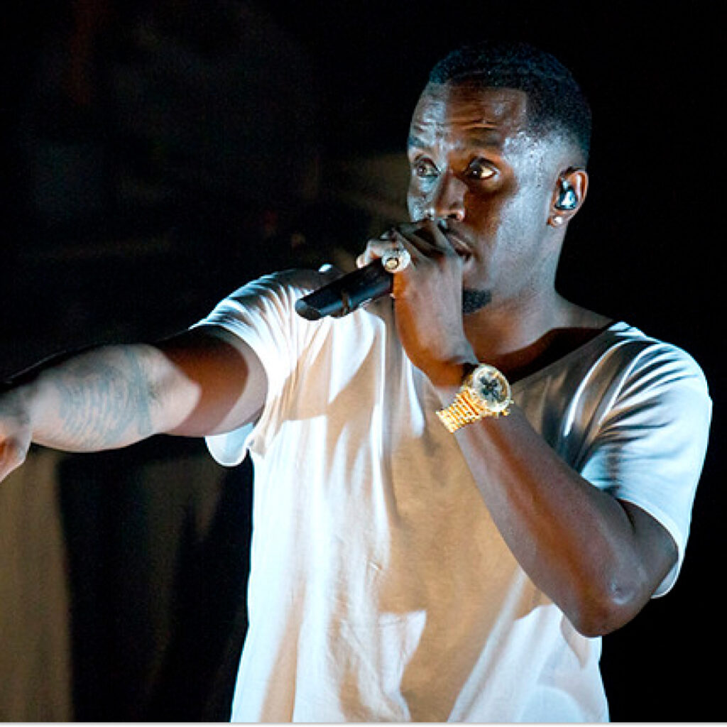 Diddy : sa mère nie avoir été frappée par son fils et s'en prend à 50 Cent suite au documentaire