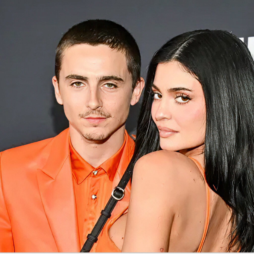 Timothée Chalamet et Kylie Jenner mettent fin aux rumeurs de rupture à l’avant-première de « Marty Supreme »