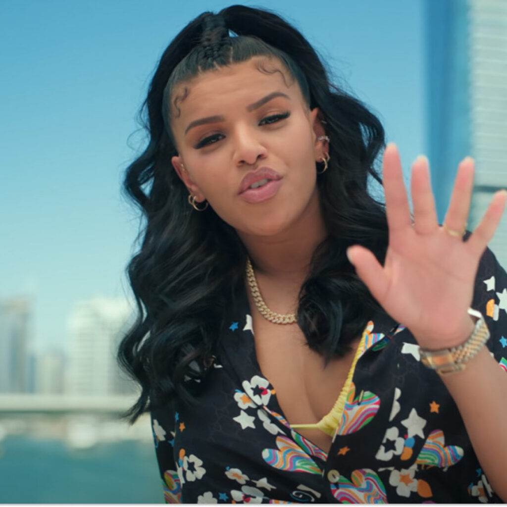 Imen Es accusée de faits graves : elle aurait tabassée à mort sa femme de ménage