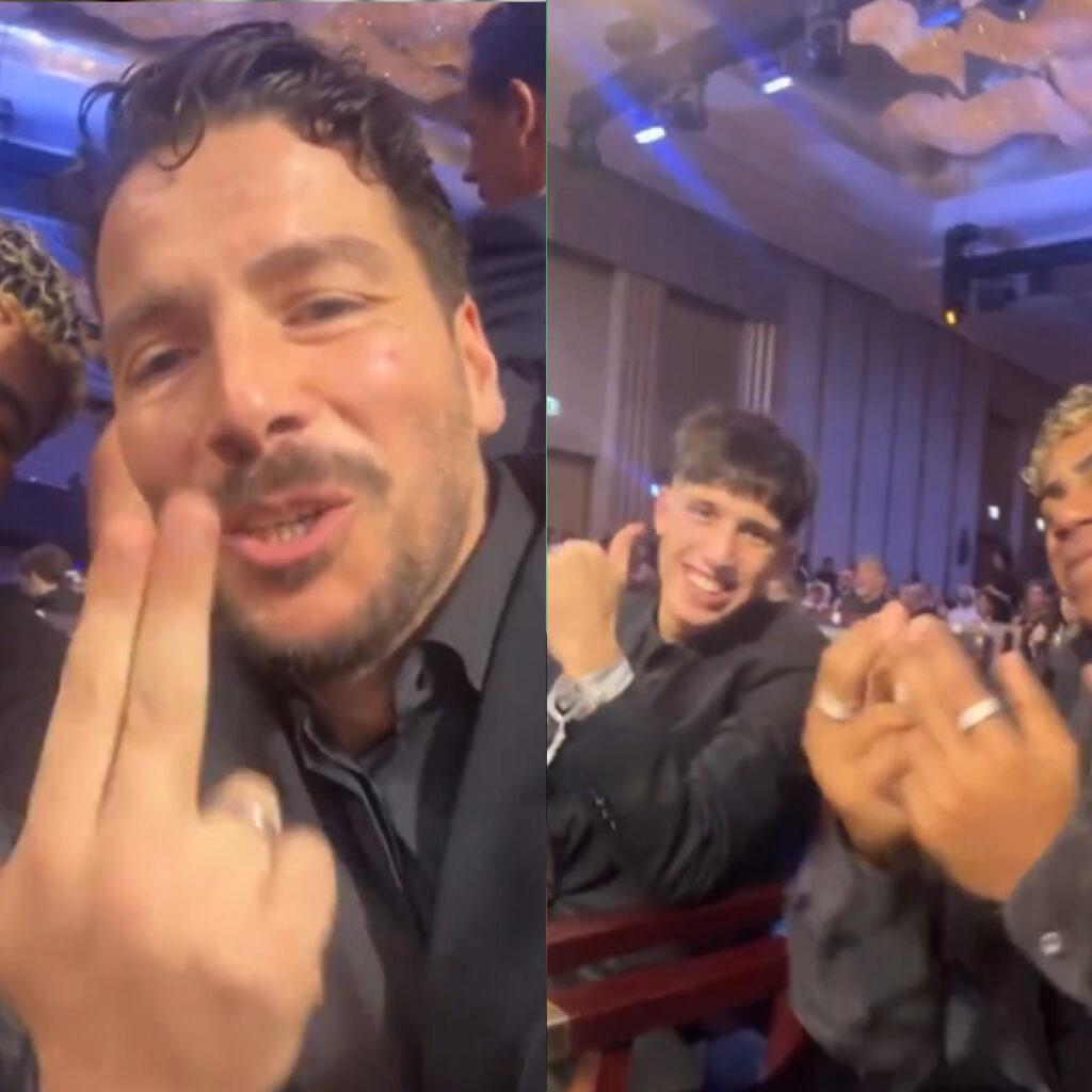 Lamine Yamal prouve une nouvelle fois qu'il est fan de Jul lors de la cérémonie des Globe Soccer Awards