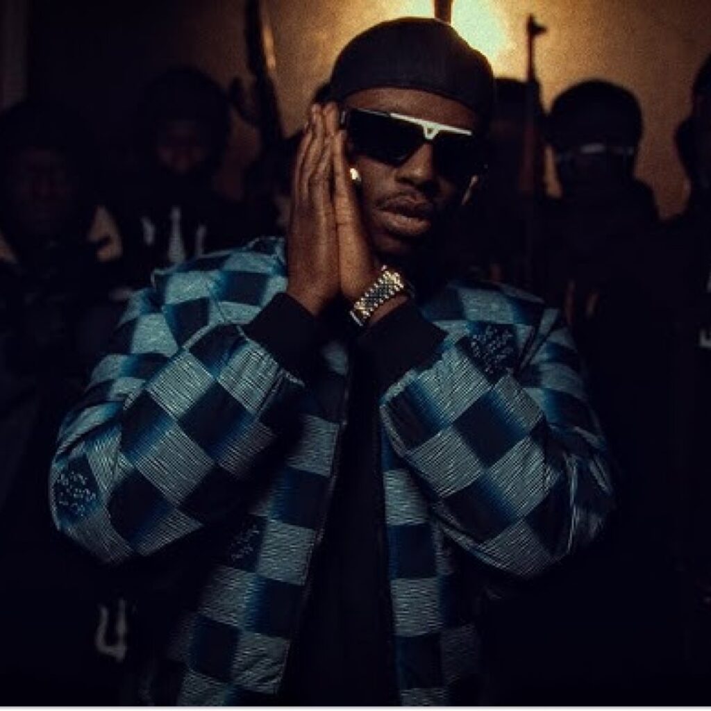 Werenoi : sa mère dévoile un morceau et crie sa peine