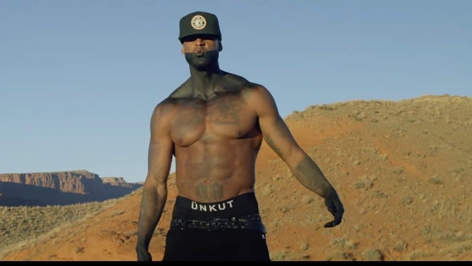 « En 30 ans de carrière, je n'ai jamais vu ça » : Booba réagit aux chiffres de ventes d'Aya Nakamura et Orelsan