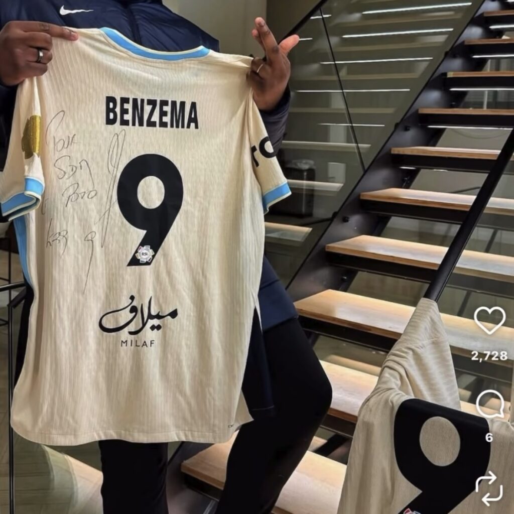 « Il est où d'ailleurs son bolide allemand ? » : Booba envoie des piques à SDM sur les réseaux sociaux